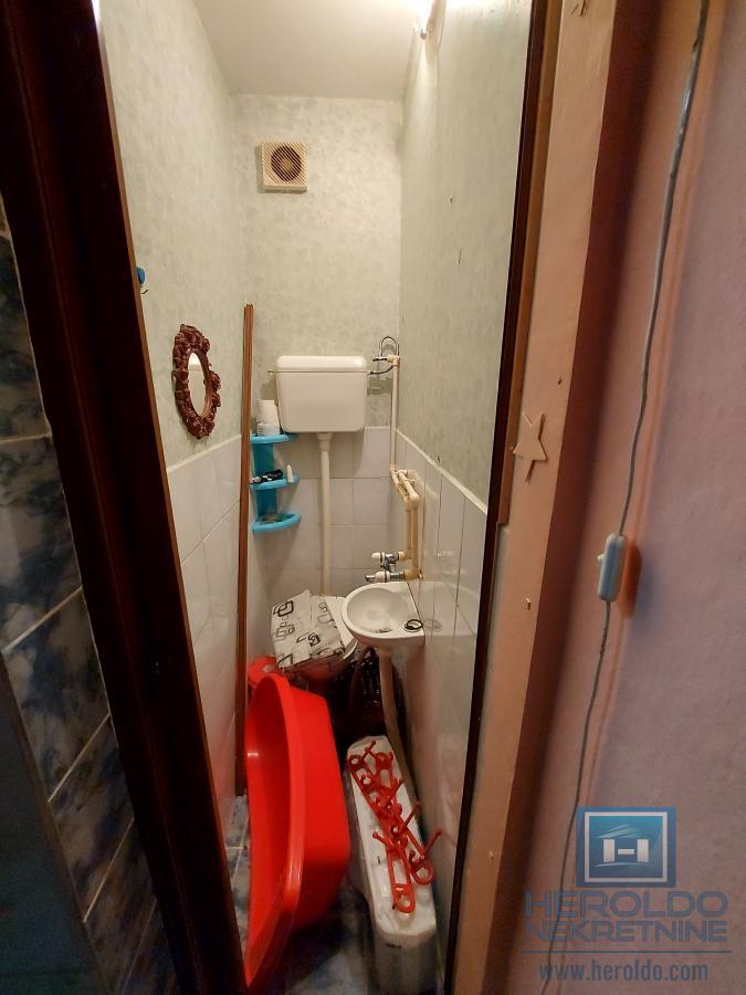 Kuća od 120m2 u naselju Kupusara na 7.39a placa