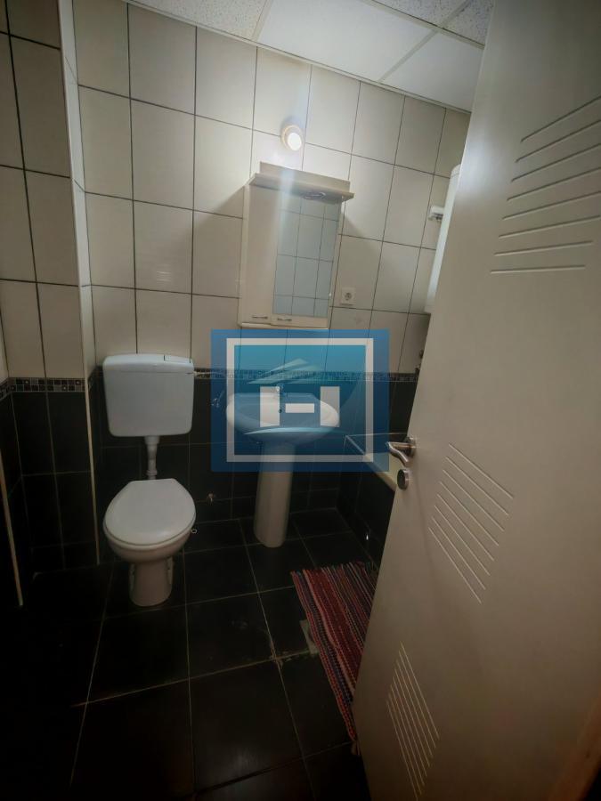 Trosoban stan u samom centru grada