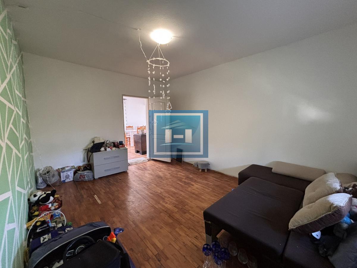 Seosko domaćinstvo – kuća preko 300 m² na placu preko 30 ari