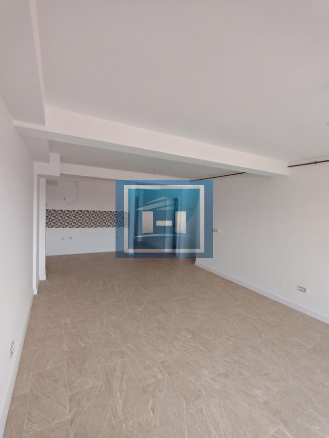 Trosoban stan u novogradnji odmah useljiv