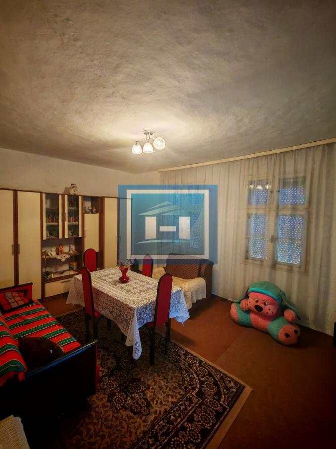 Na prodaju seosko domaćinstvo u Donjem Katunu