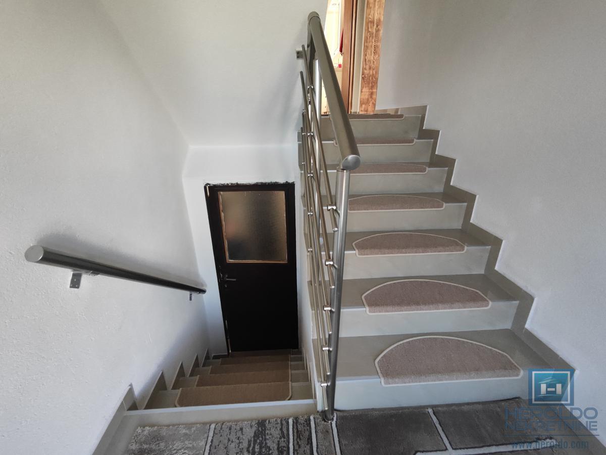 Prelepa nova kuća na Budžinom brdu