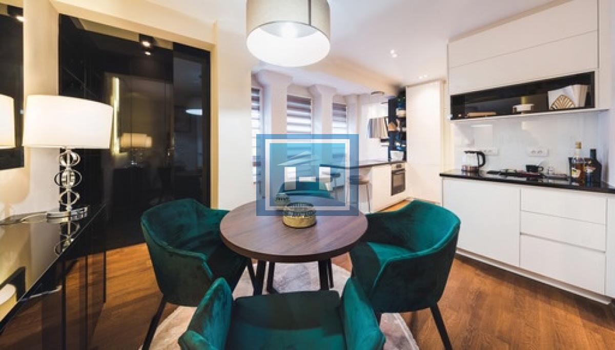 IZDAJE SE STAN U STROGOM CENTRU GRADA – U STARIM „MORAVSKI STIL“ ZGRADAMA