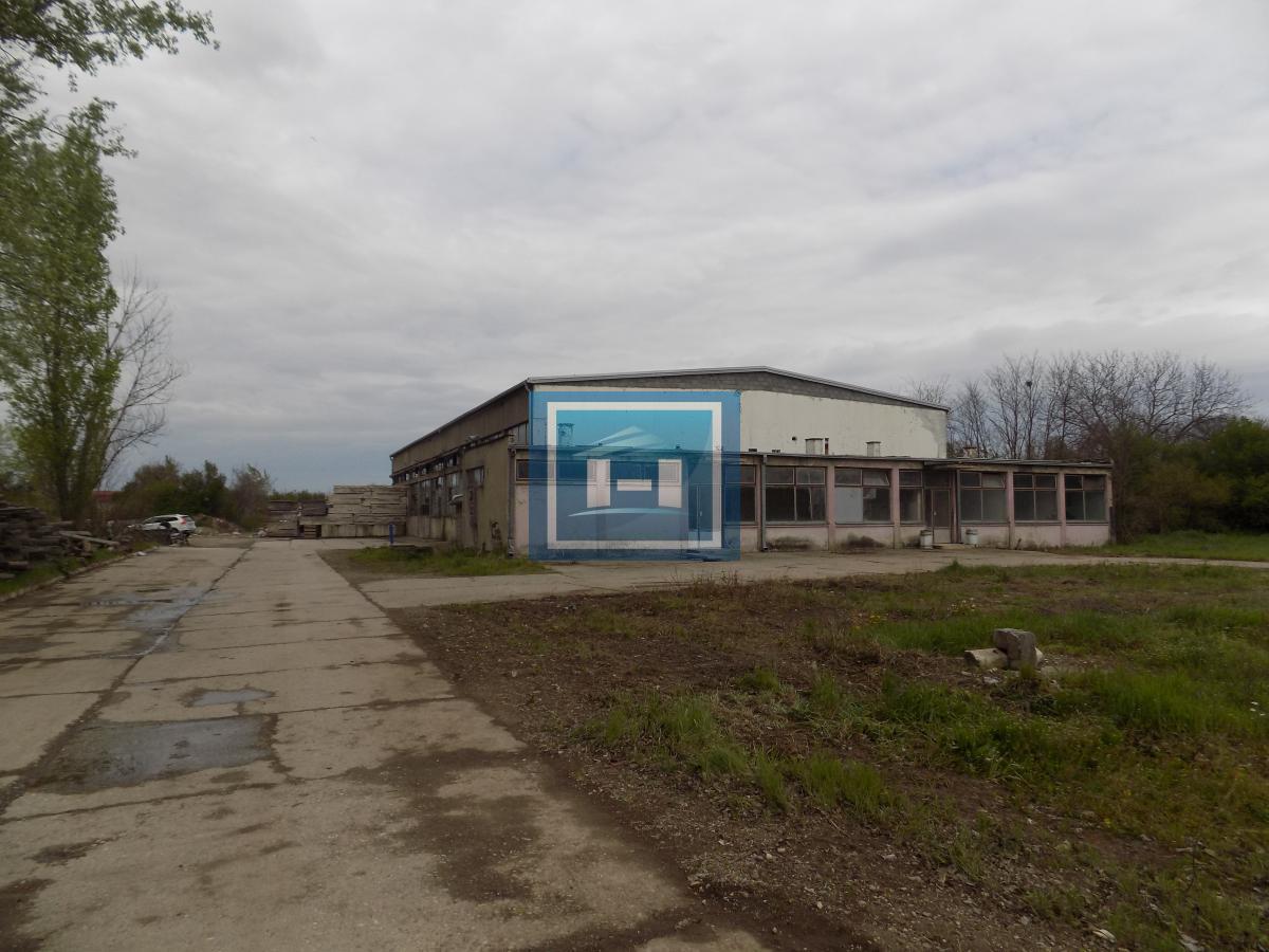 Hala za renoviranje sa kancelarijskim delom