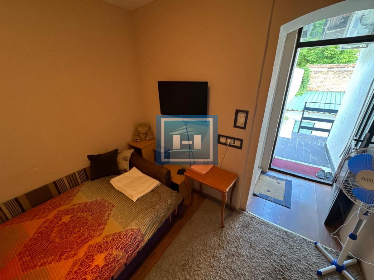 Kuća 90 m², 4 ulaza, 2 kupatila, dvorište – Admirala Geprata, centar Beograda