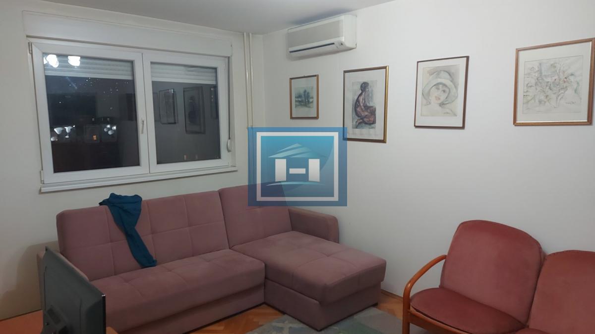 Karaburma, renoviran, slobodan parking