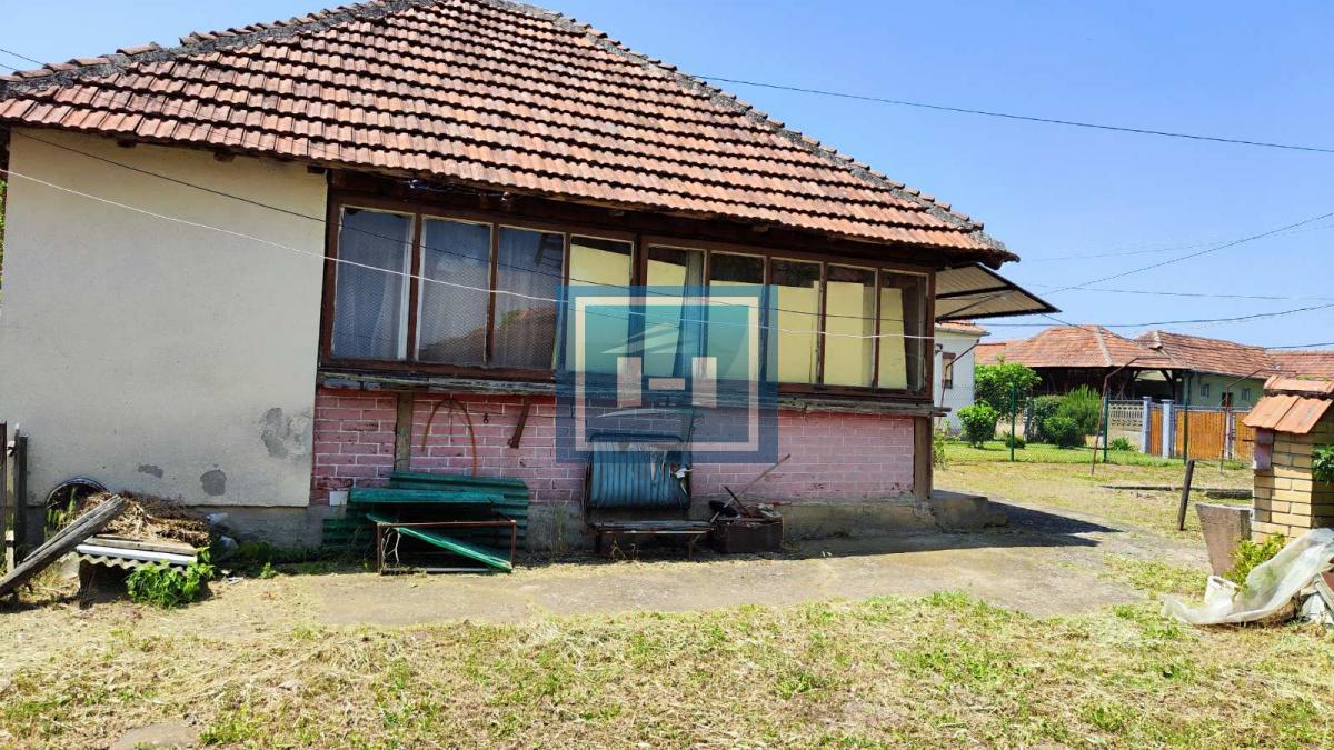 Domaćinstvo u okolini Jagodine sa 4 objekta na prostarom placu od 47 ari
