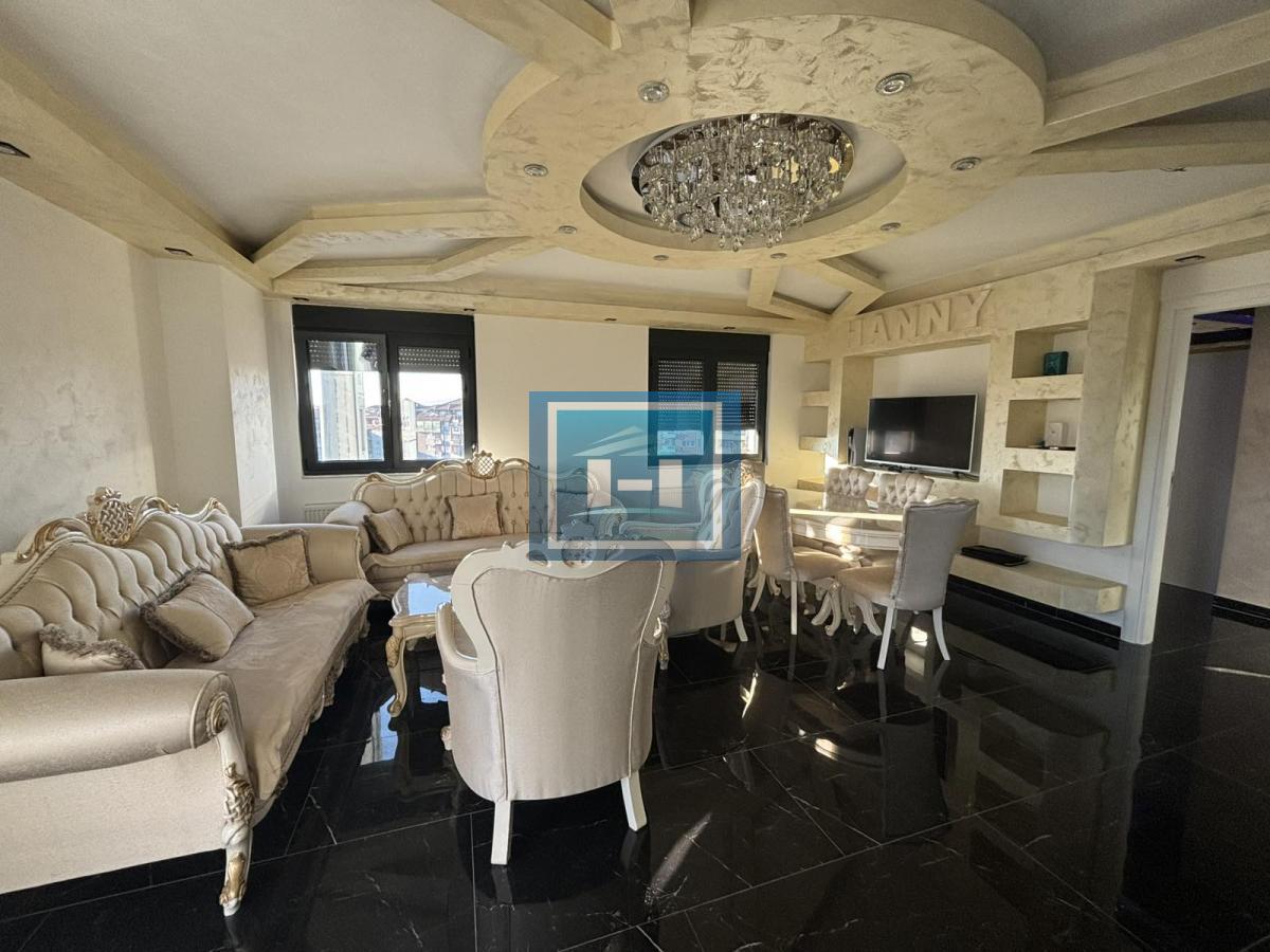 Ekskluzivan stan s pogledom na grad i stadion u kompleksu Crnjanski