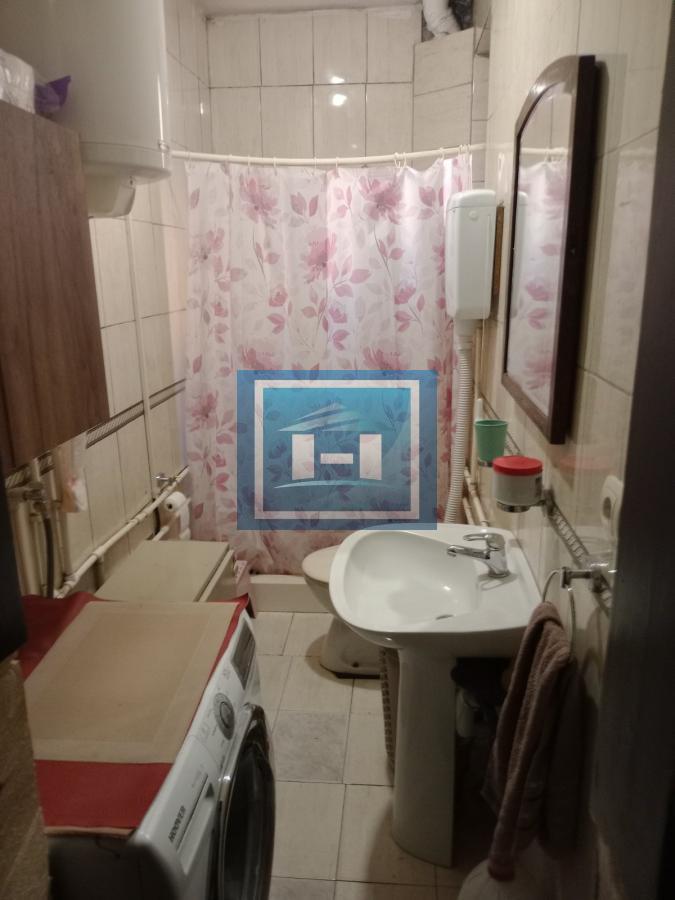 Prostrana porodična kuća u širem centru Ćuprije