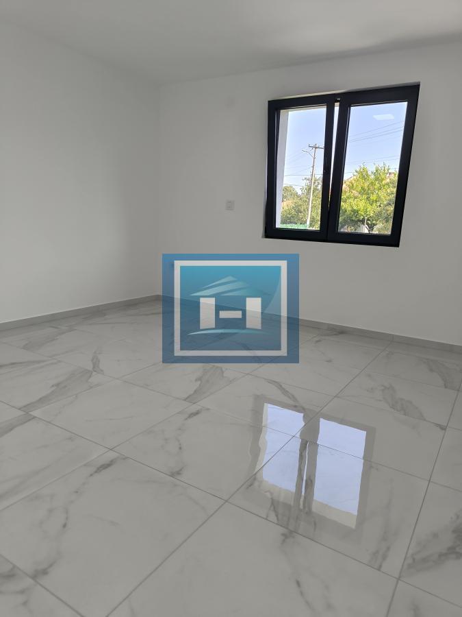 Luksuzna kuća sa dodatnim objektom – spoj elegancije, funkcionalnosti i prestižne lokacije