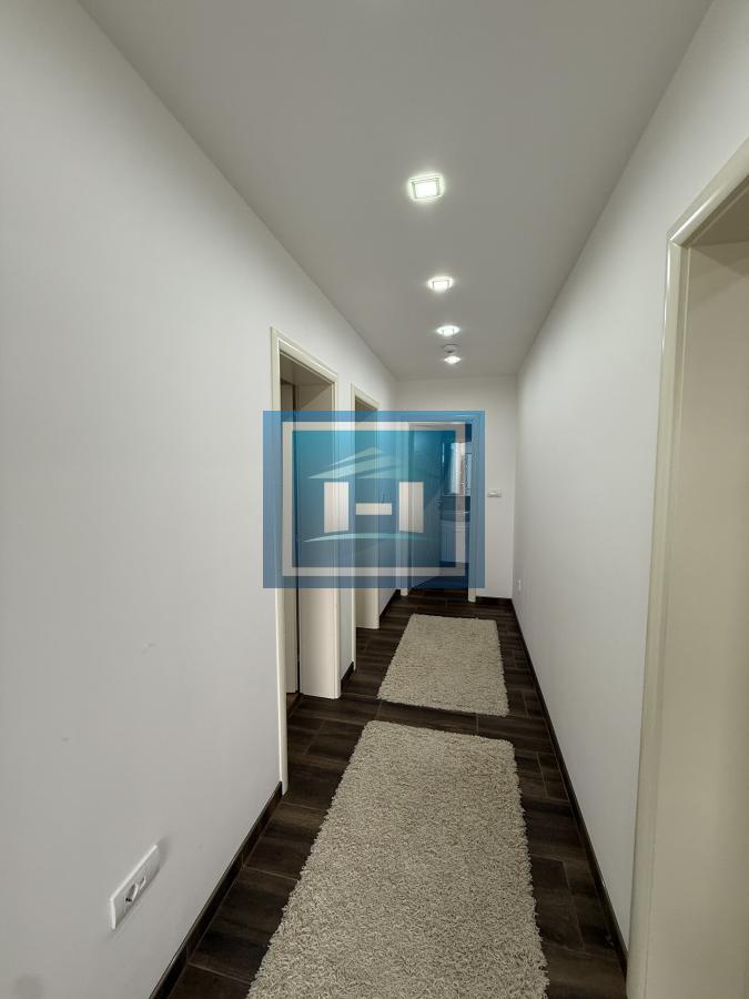 Dve kuće u Glavincima sa velikim imanjem -samo 8 km od grada