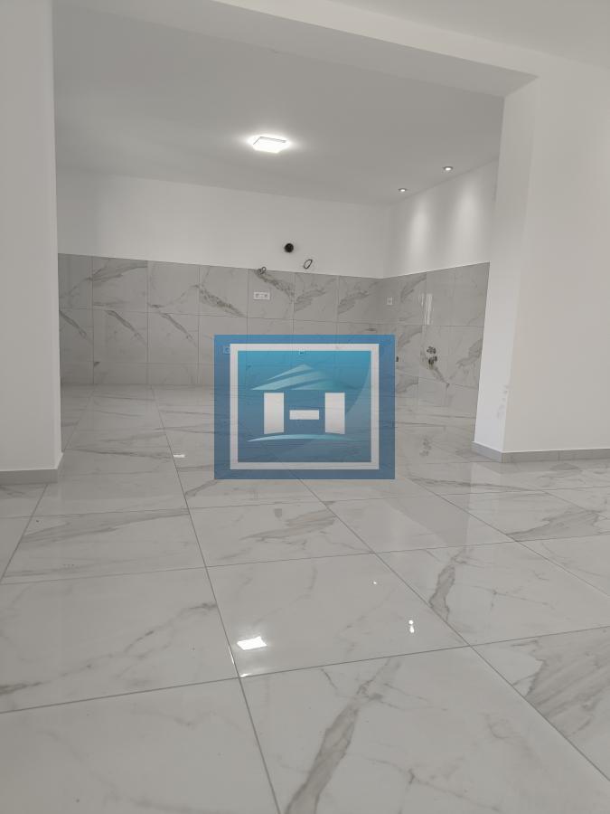 Luksuzna kuća sa dodatnim objektom – spoj elegancije, funkcionalnosti i prestižne lokacije