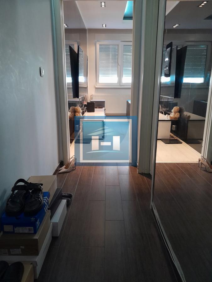 Na prodaju jednoiposoban stan – sam centar Kragujevca, pogled na crkvu!