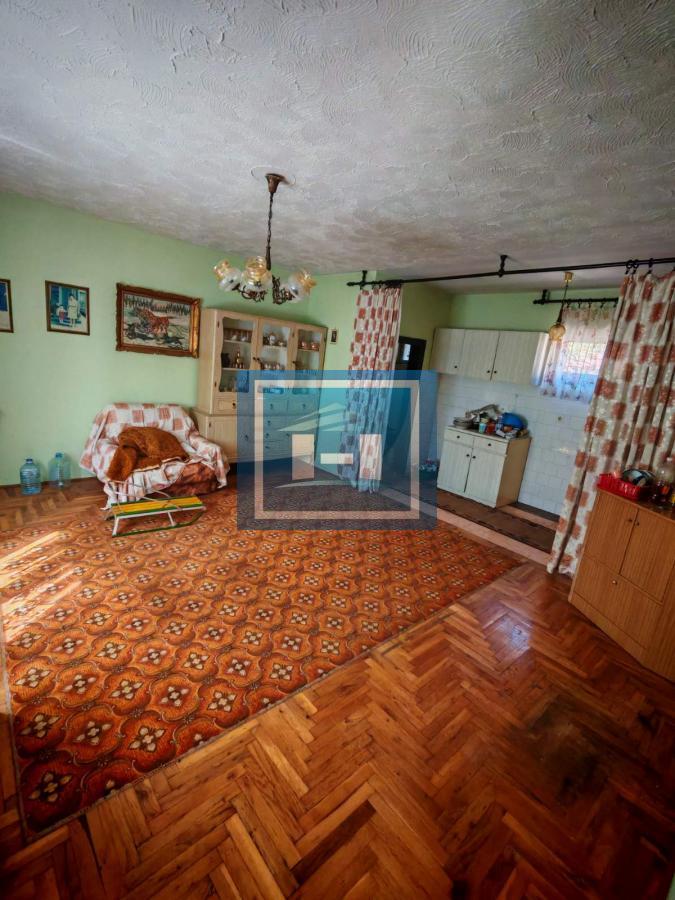 Kuća na idealnoj lokaciji sa ulaganjima