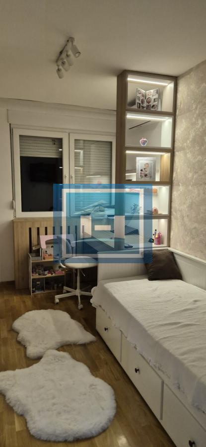 LION, renoviran, sa parking mestom