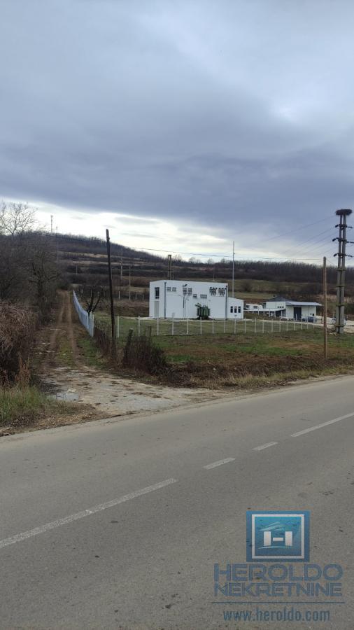 Parcela za izdavanje kod kružnog toka Batočina -Kragujevac