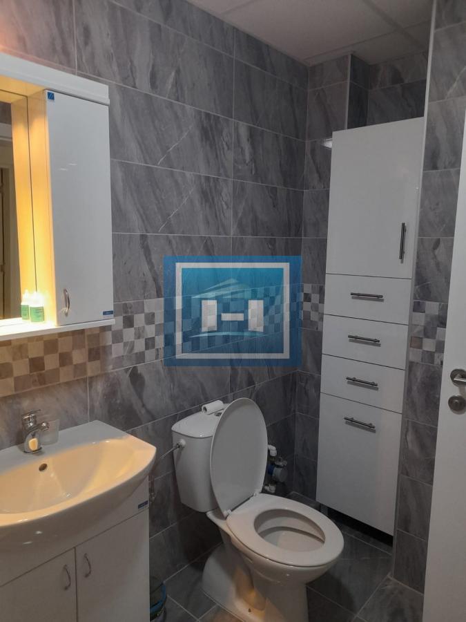 Prelep moderno opremljen jednosoban stan 45 m² – potpuno namešten, odmah useljiv