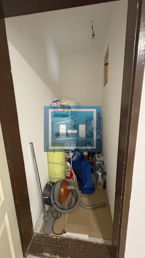 NAŠA TOPLA PREPORUKA – RENOVIRANA PRIZEMNA KUĆA U MIRNOM DELU GRADA SA UREĐENIM DVORIŠTEM