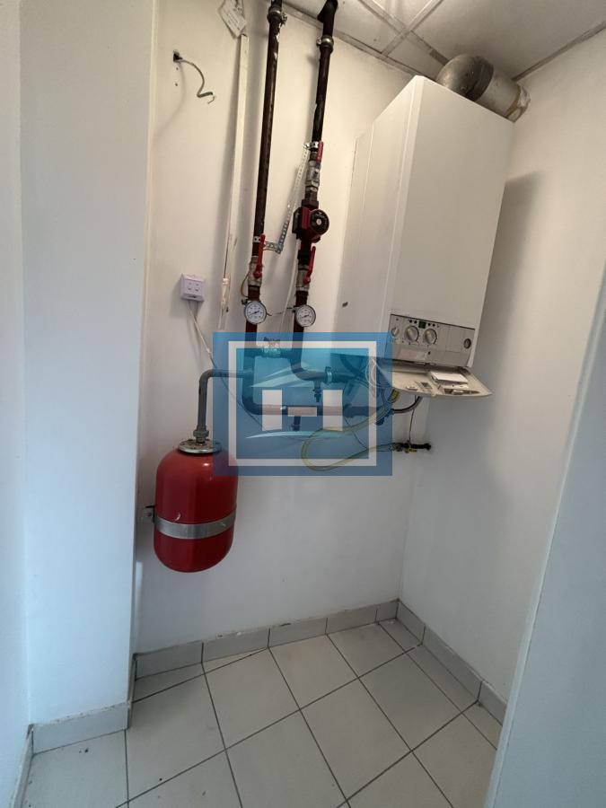 Izdavanje poslovnog prostora u strogom centru Jagodine – odlična lokacija, 171 m²