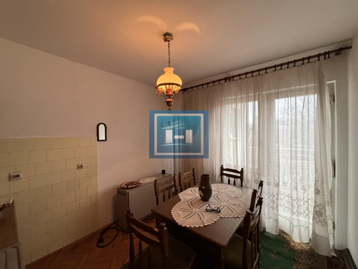 Stan na Strelištu sa podrumom i garažom - hitna prodaja!