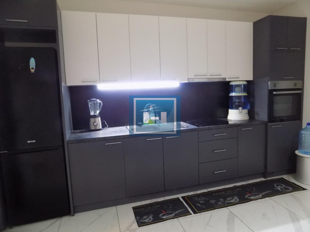 Stan u dva nivoa na idealnoj lokaciji!