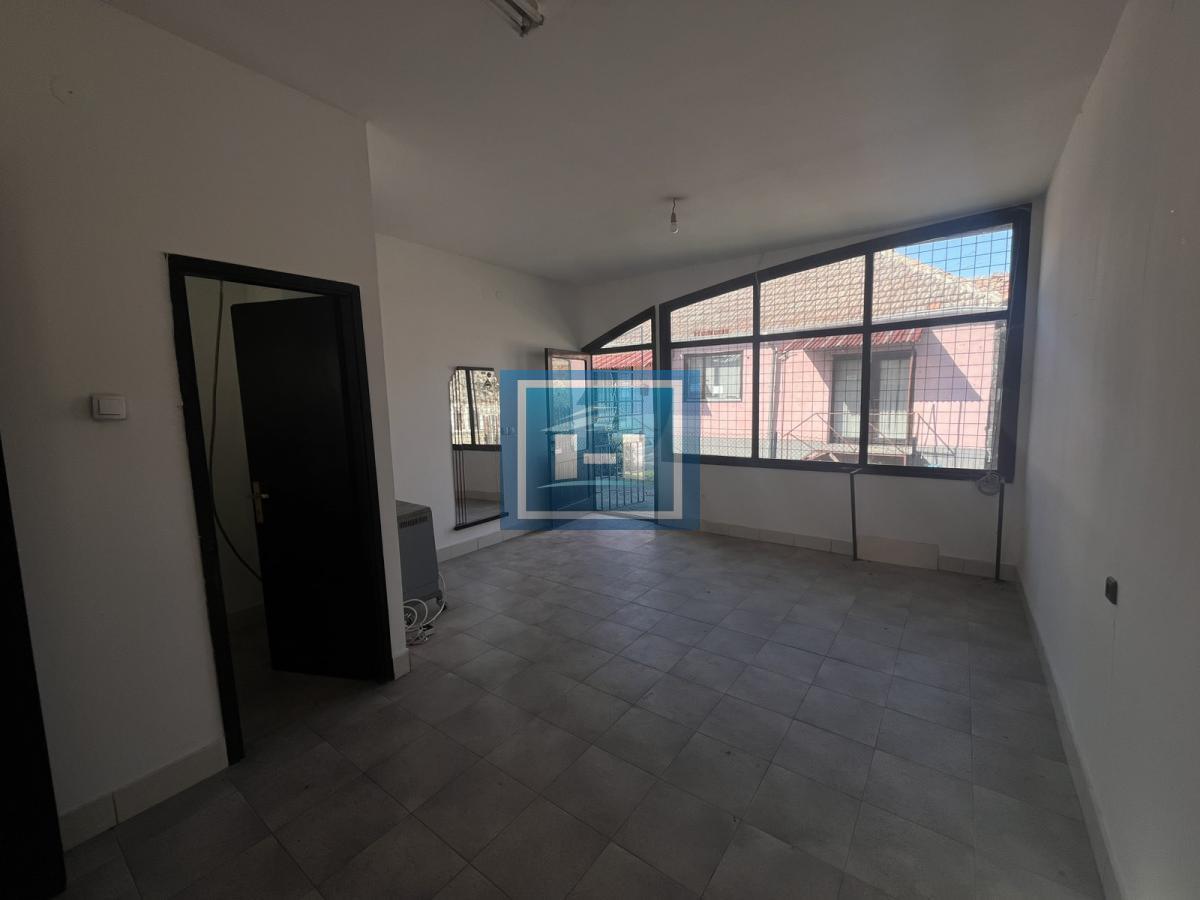 Povoljan lokal u centru Ćuprije!