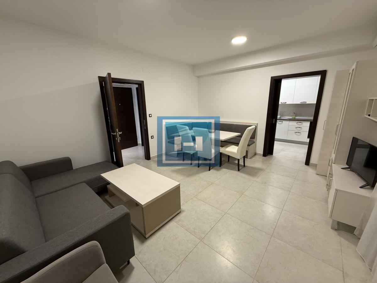 Veći luksuzan, namešten stan u Wing kompleksu