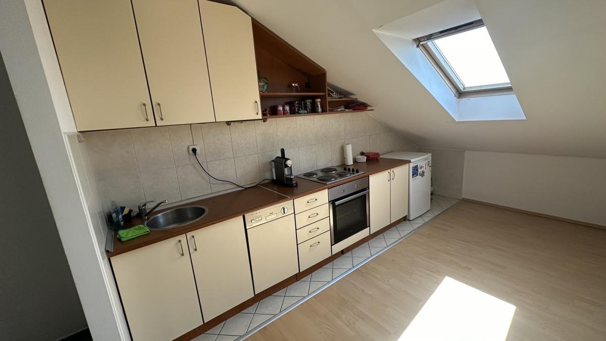 Stan u centru grada – Savršen za studente ili mlađe parove