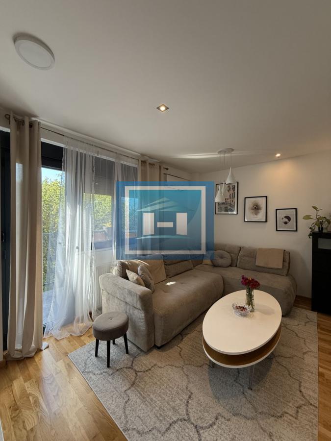 Na prodaju – Porodični stan u luksuznom kompleksu