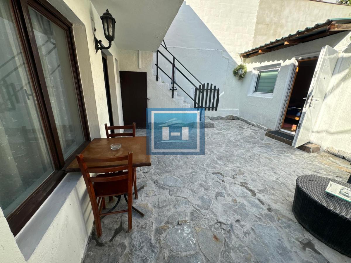 Kuća 90 m², 4 ulaza, 2 kupatila, dvorište – Admirala Geprata, centar Beograda