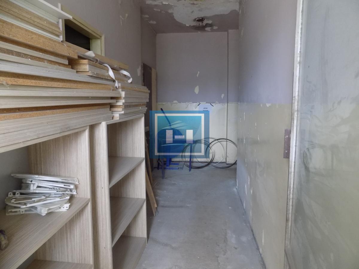 Hala za renoviranje sa kancelarijskim delom