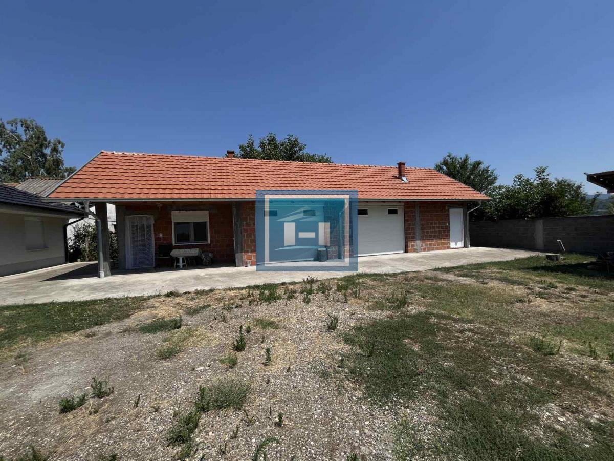 Na prodaju nova kuća 10 km od grada – legalizovana, useljiva i odmah dostupna