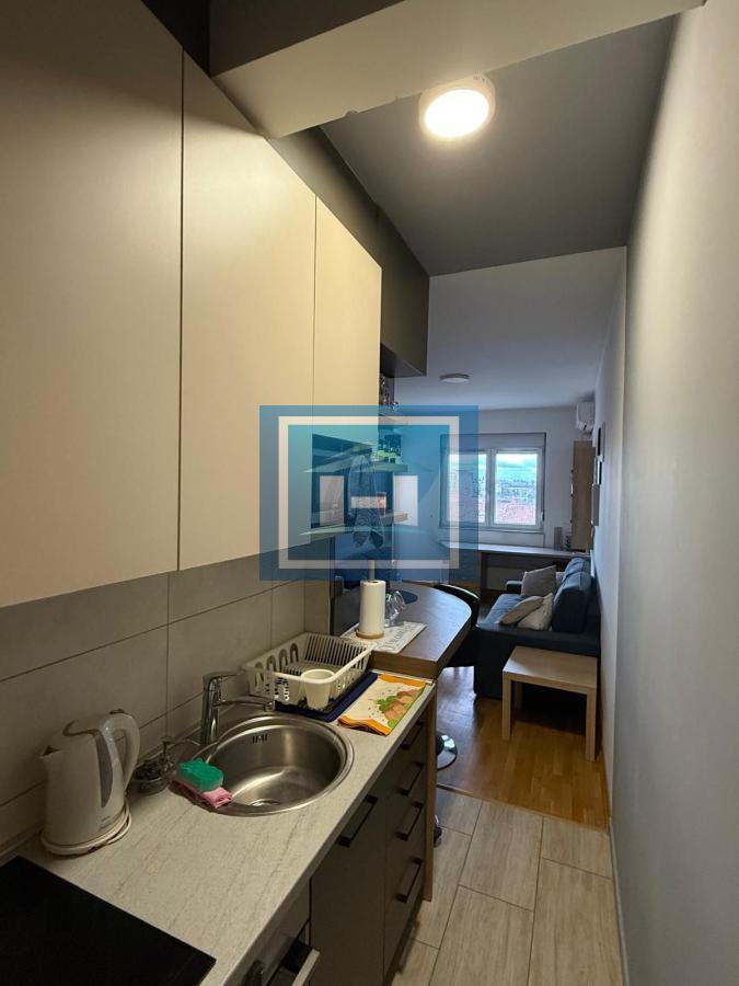 Zvezdara - Lux namešten stan 30 m² sa parkingom