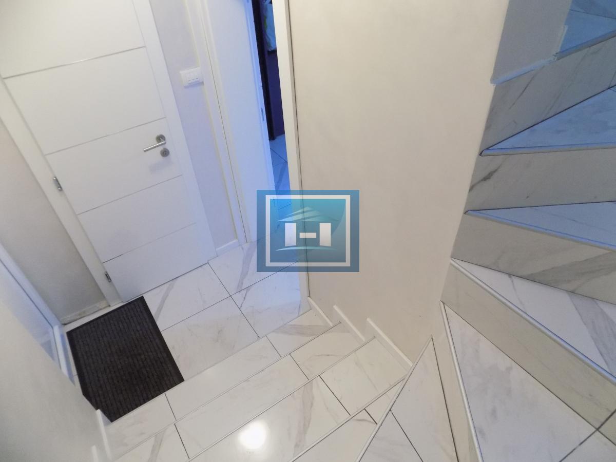 Stan u dva nivoa na idealnoj lokaciji!