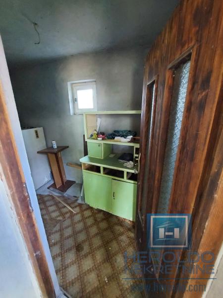 Kuća sa placem od 18a u naselju Panjevački rit
