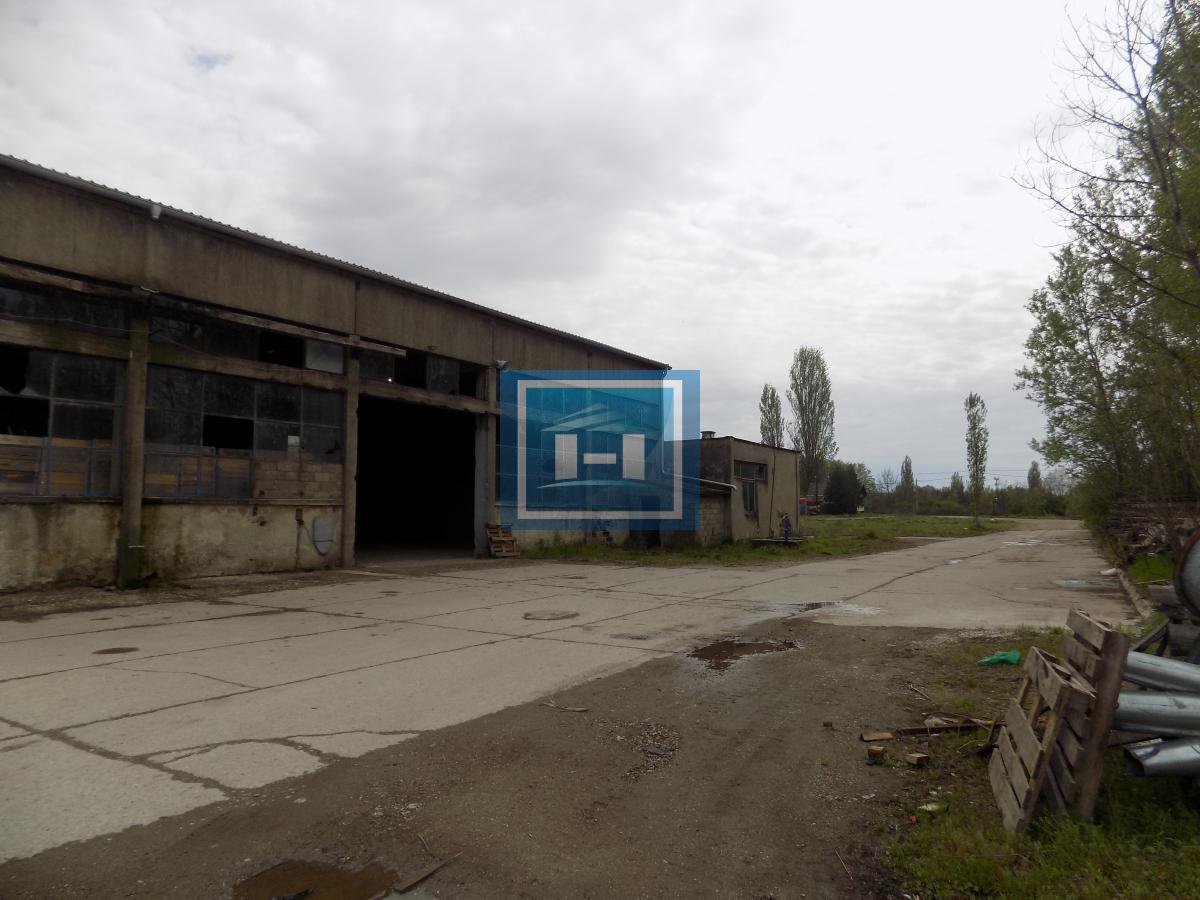 Hala za renoviranje sa kancelarijskim delom