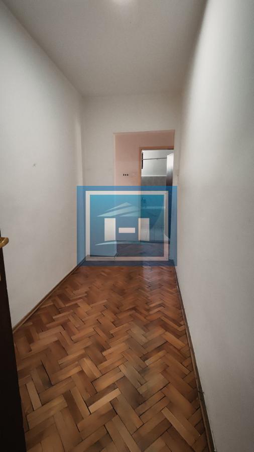 Kompletno namešten stan u užem centru grada