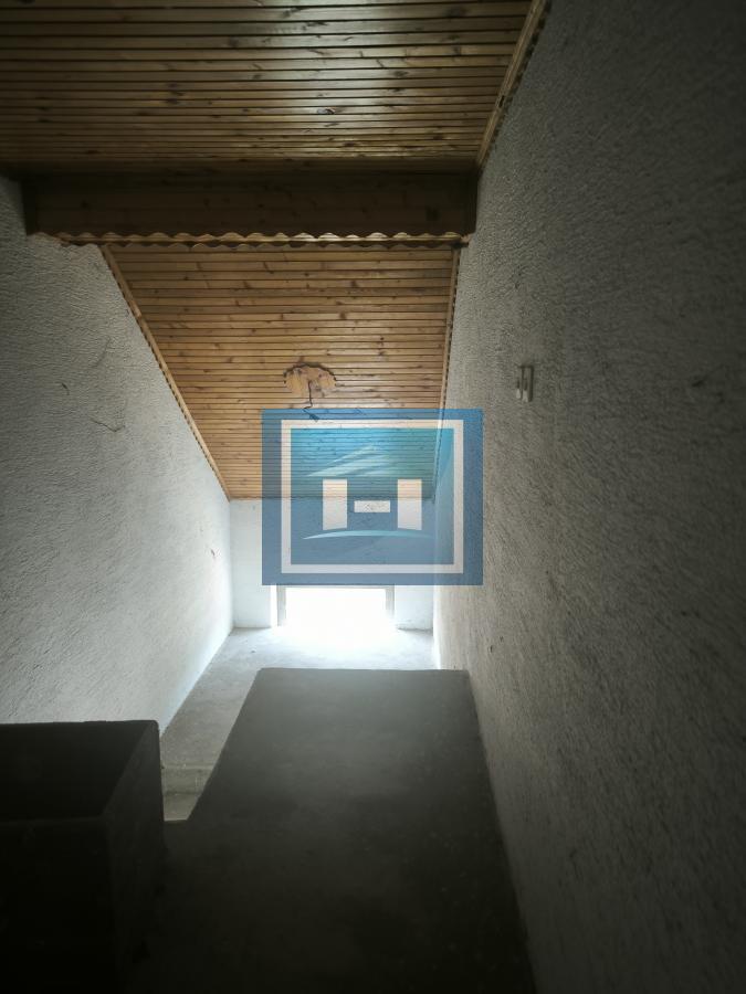 DVE KUĆE + POMOĆNI OBJEKAT NA PLACU OD 116,63 ARA