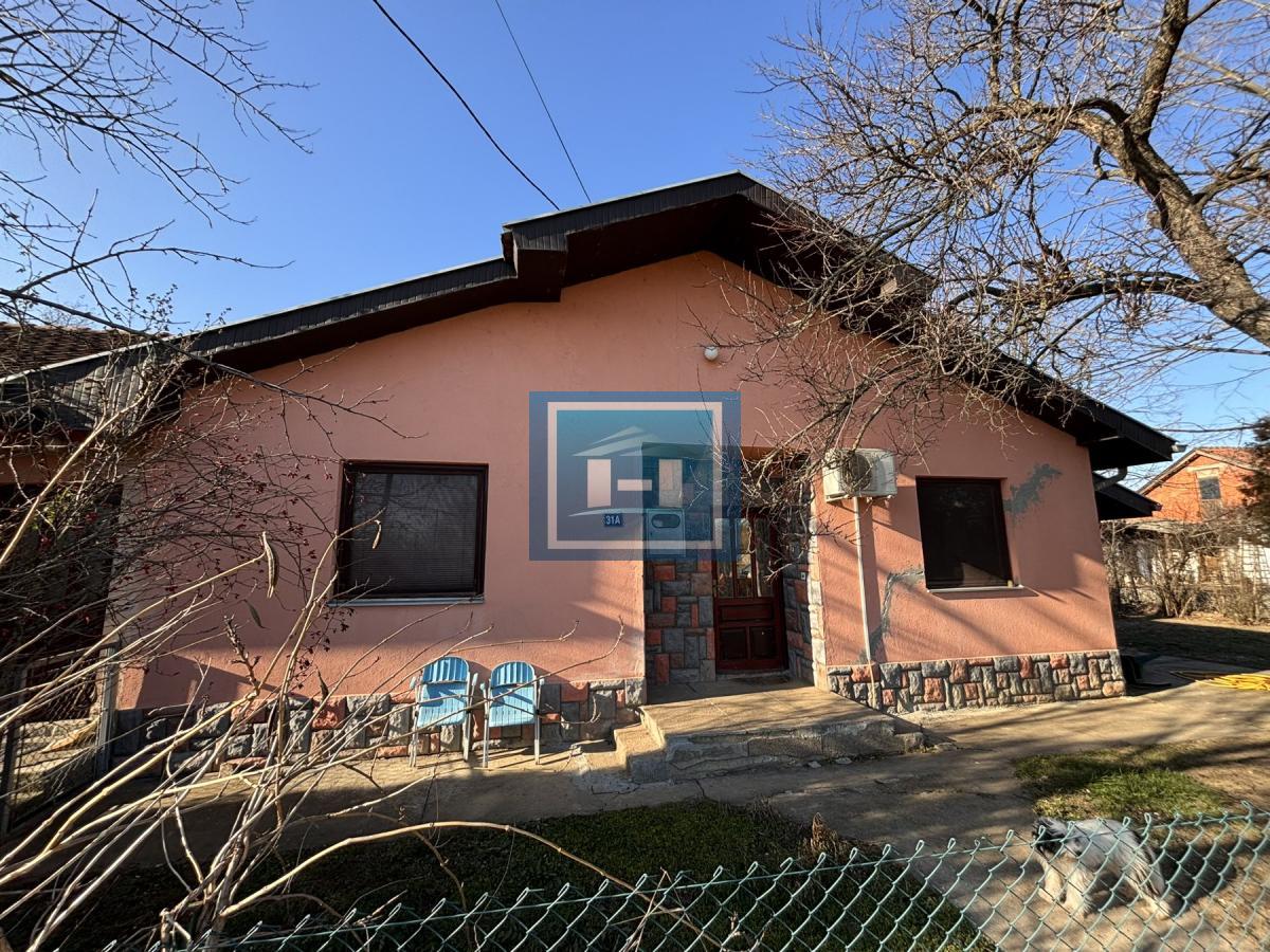 Kuća od 120m2 u naselju Kupusara na 7.39a placa