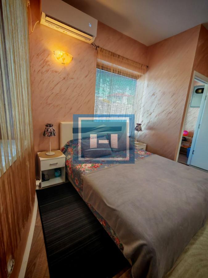 Izdaje se potpuno renovirana opremljena garsonjera