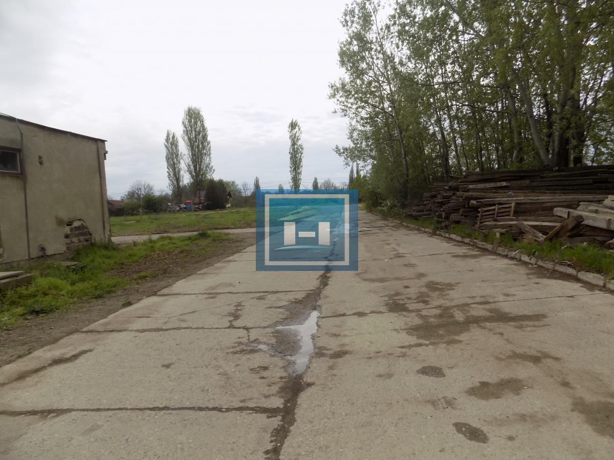 Hala za renoviranje sa kancelarijskim delom