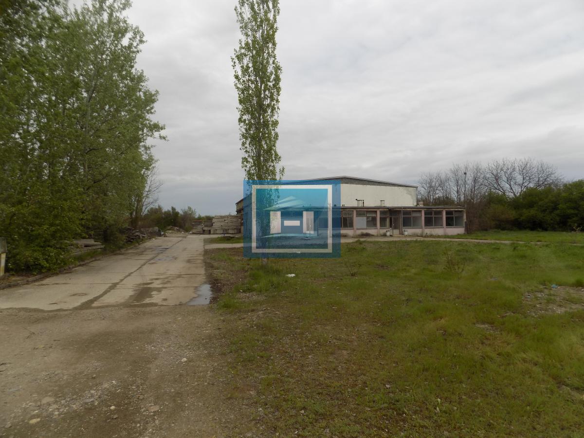 Hala za renoviranje sa kancelarijskim delom