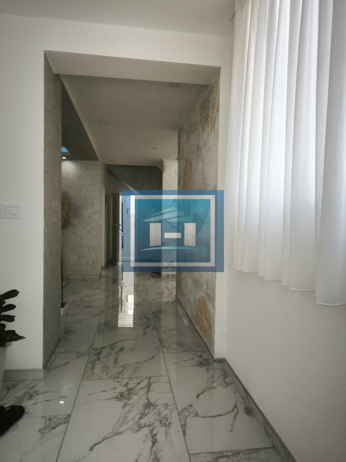 NA PRODAJU – DVE KUĆE + POMOĆNI OBJEKAT – SVE FULL!