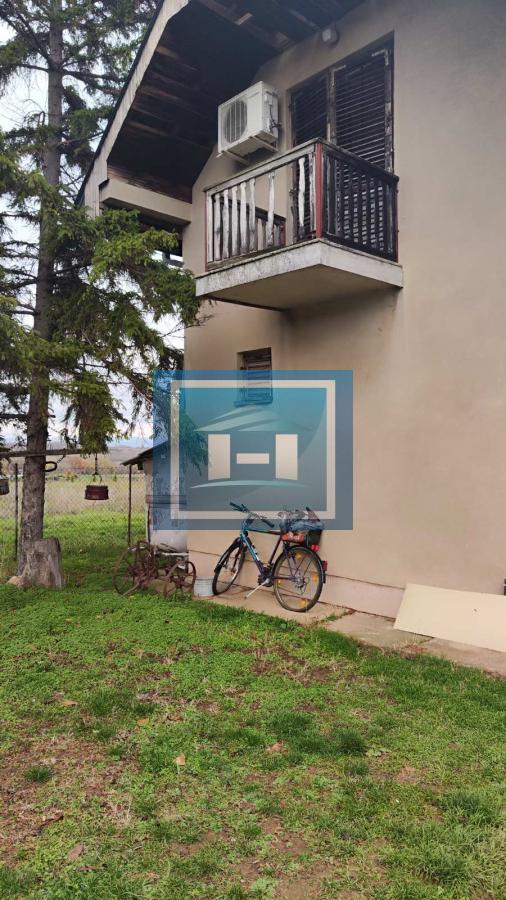 Kuća u okolini Jagodine na dva nivoa odmah useljiva sa svim priključcima