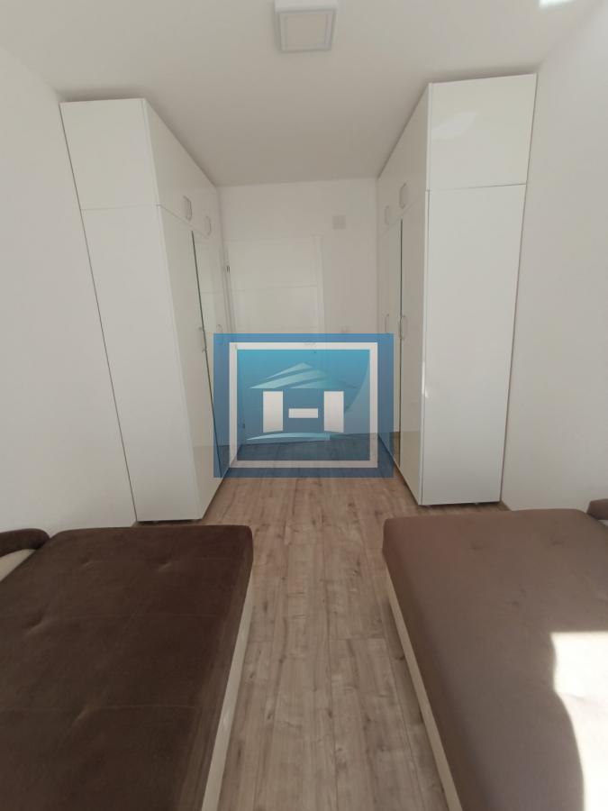 Prelep četverosoban stan kod Akva parka