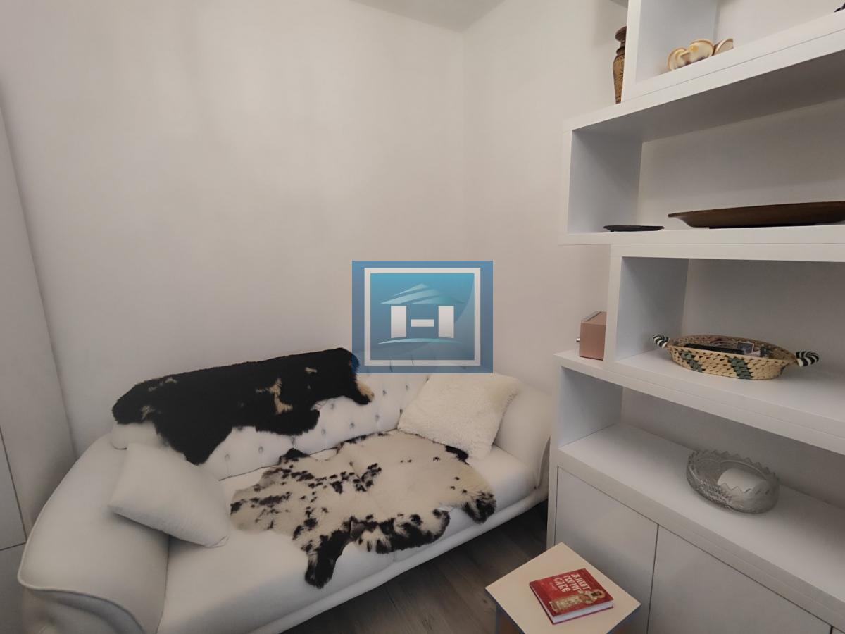 NAMEŠEN JEDNOSOBAN STAN NIŽE SPRATNOSTI U CENTRU JAGODINE