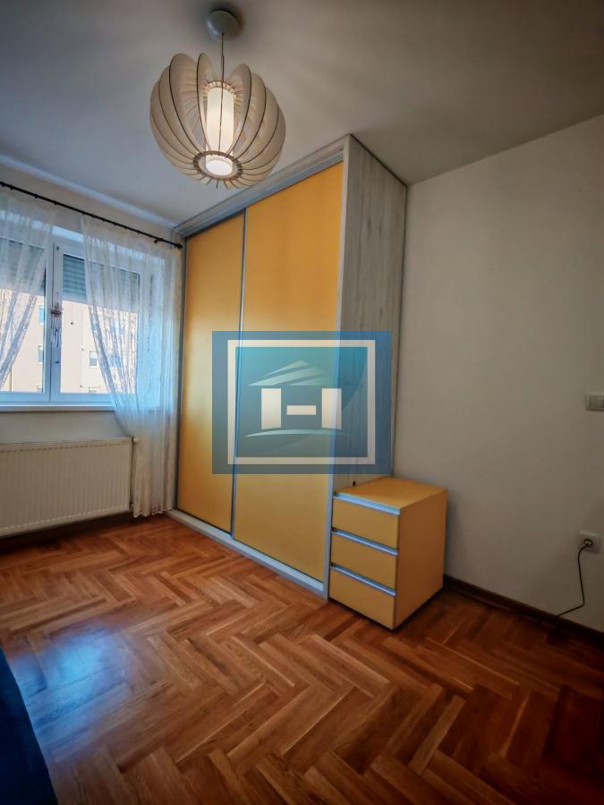 Trosoban stan za izdavanje u novogradnji