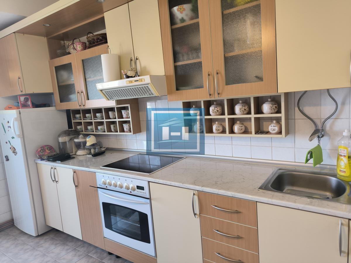 Na prodaju trosoban stan u Ćupriji