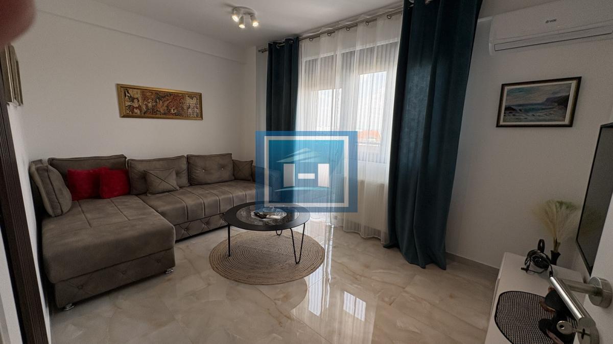 IZDAJE SE LUKSUZAN STAN U KOMPLEKSU CRNJANSKI – 45m²