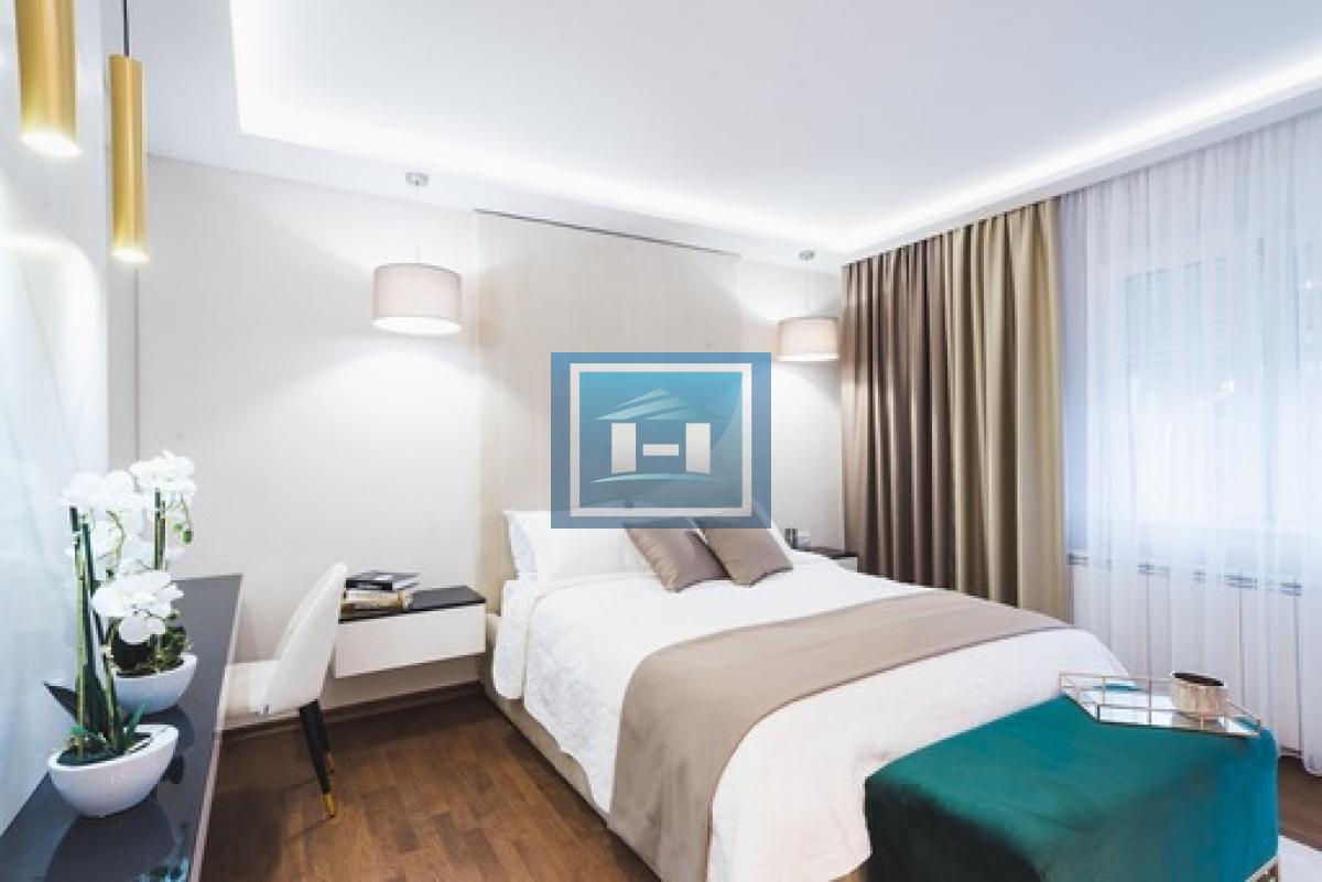 IZDAJE SE STAN U STROGOM CENTRU GRADA – U STARIM „MORAVSKI STIL“ ZGRADAMA